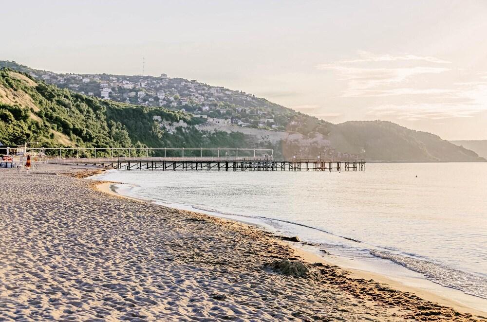 Hotel Malibu Albena Exterior foto